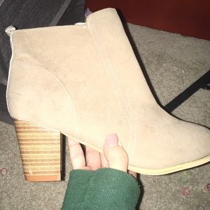 Heeled boots